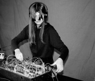 Foto von Nil Colk Void am Mischpult